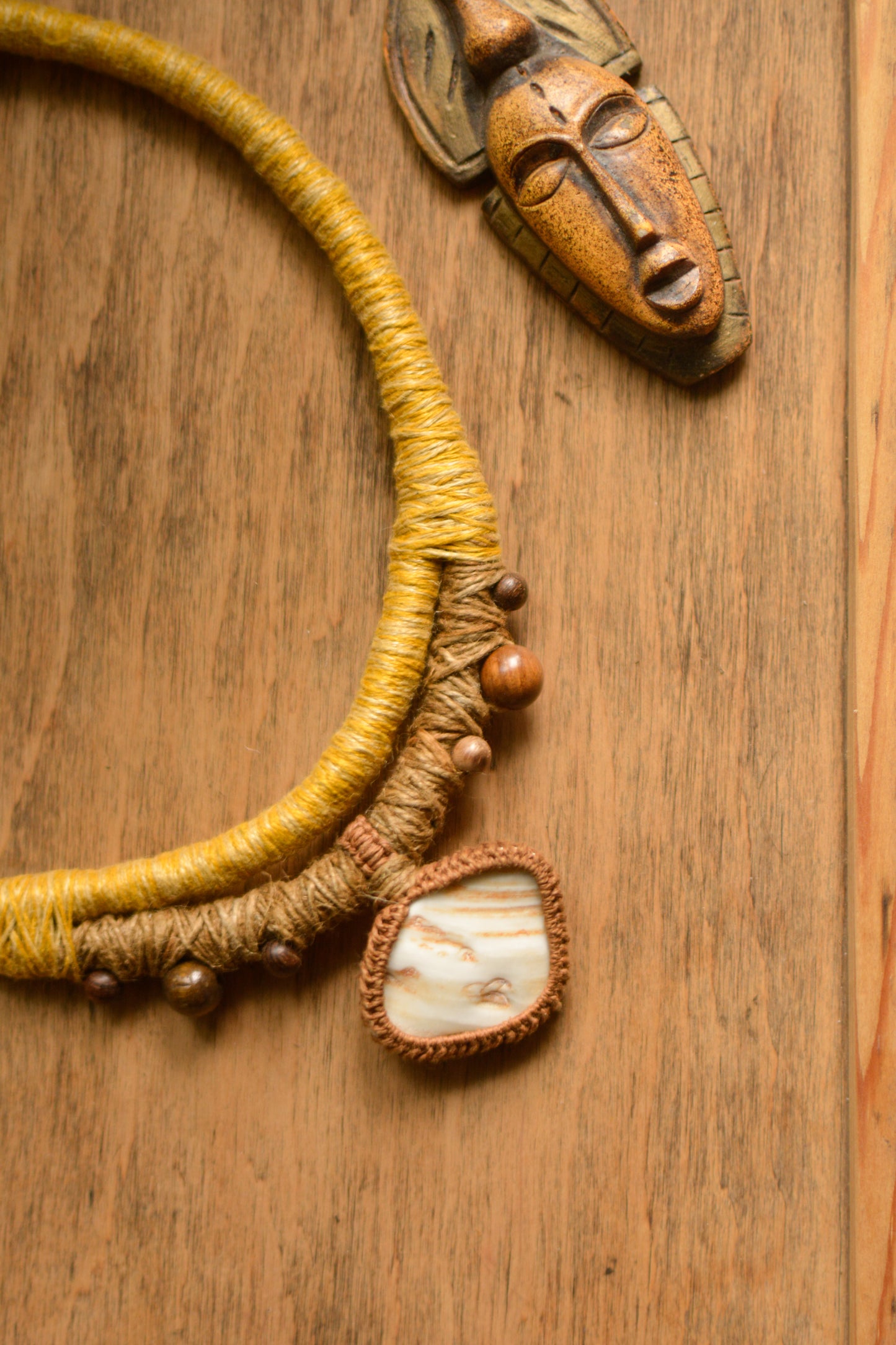 Terra Necklace with Shell - Wheat&Wood