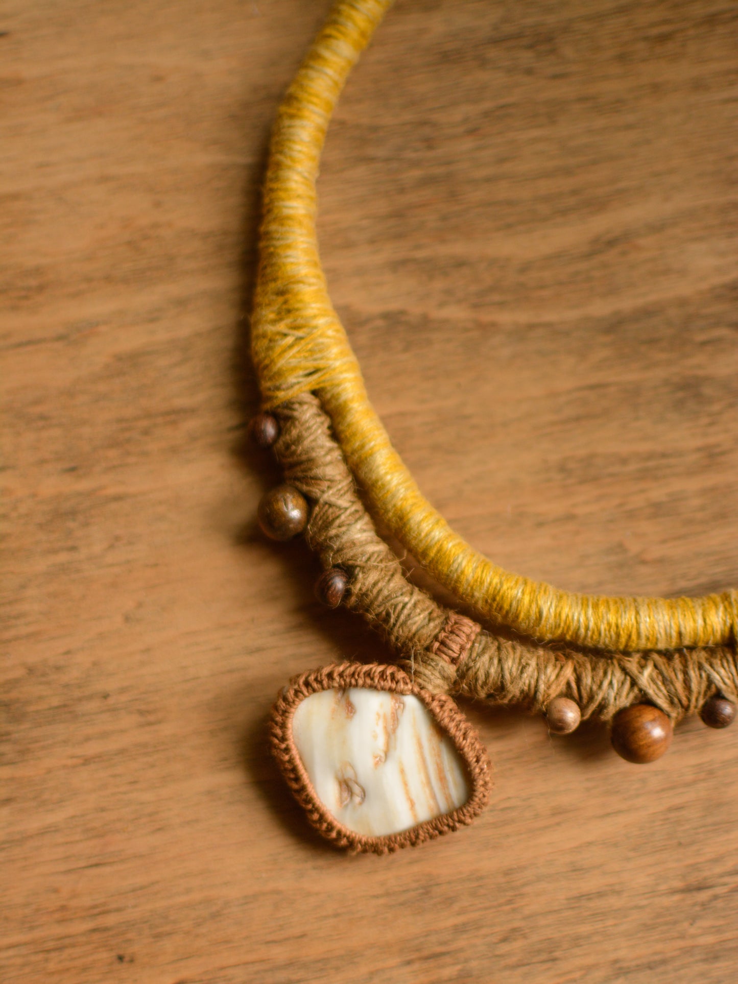 Terra Necklace with Shell - Wheat&Wood