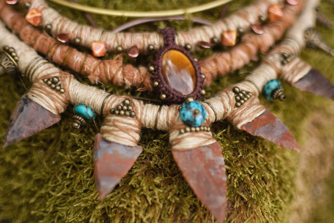 Afterlife - Necklace with Stone Arrows, Tiger eye and Dyed Howlite